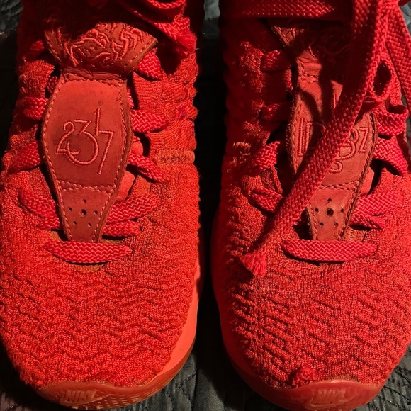 Nike Lebron 17 youth - Picture 3 of 6